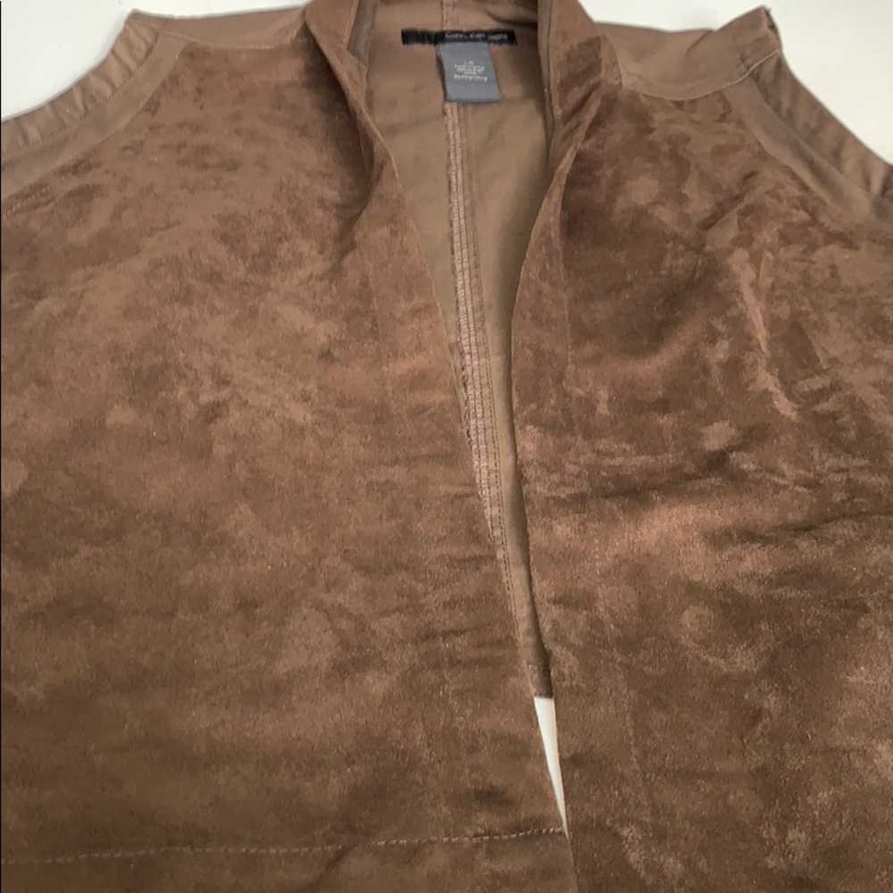 Vest - Picture 1 of 2